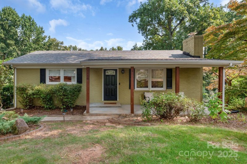 1116 Westover Circle
