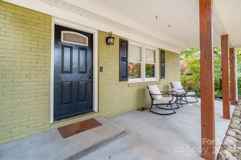 Property image 4 of 1116 Westover Circle in Westover, Rock Hill, SC 29732