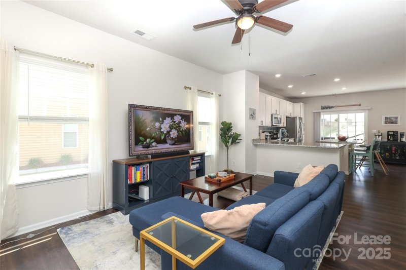 Property image 4 of 7024 Jane Parks Way in McDowell Crossing, Charlotte, NC 28217