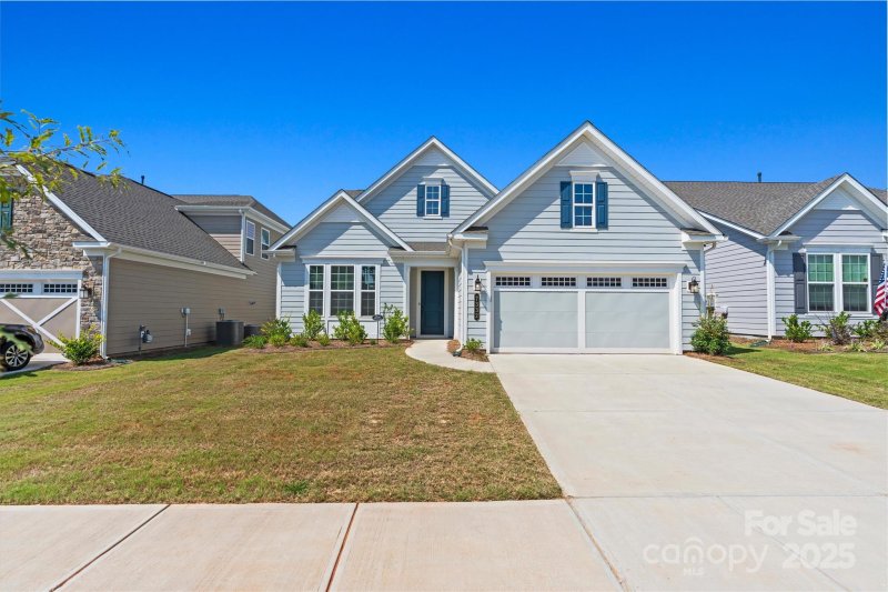 Property image 2 of 7332 Jolly Brook Drive in Cresswind, Charlotte, NC 28215