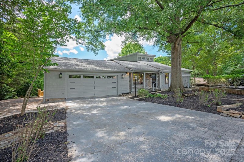 Property image 5 of 1096 Palmyra Drive in Tega Cay, Fort Mill, SC 29708