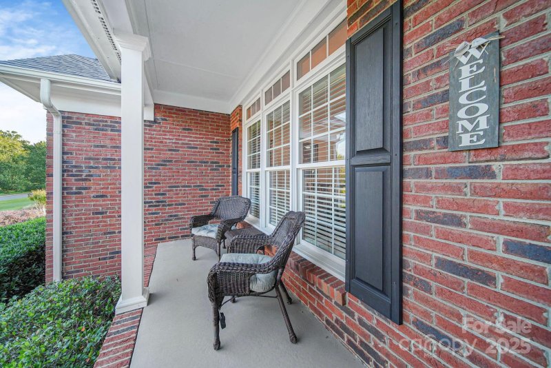 Property image 2 of 2612 Tralee Drive in Waterford Green, Gastonia, NC 28056