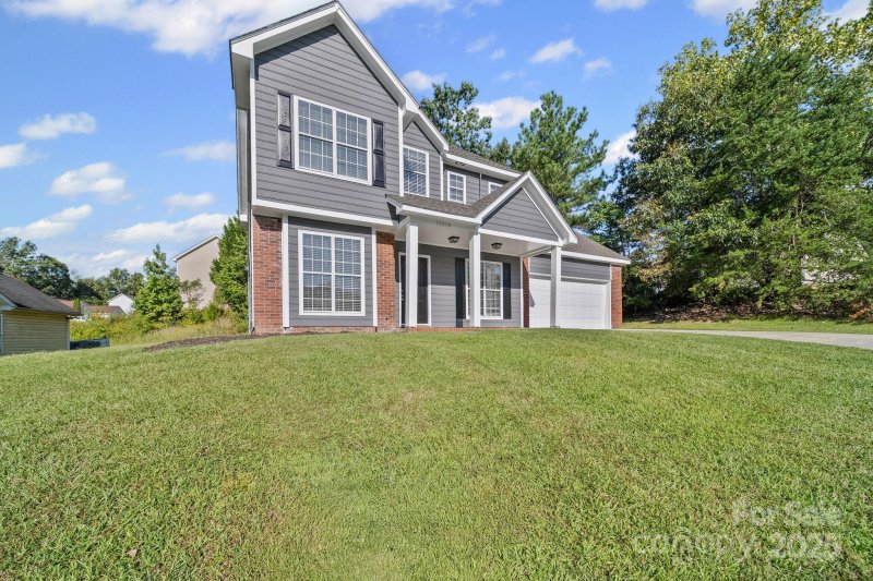 Property image 2 of 11209 Astoria Drive in Hunting Creek, Charlotte, NC 28262