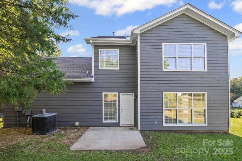 Property image 5 of 11209 Astoria Drive in Hunting Creek, Charlotte, NC 28262