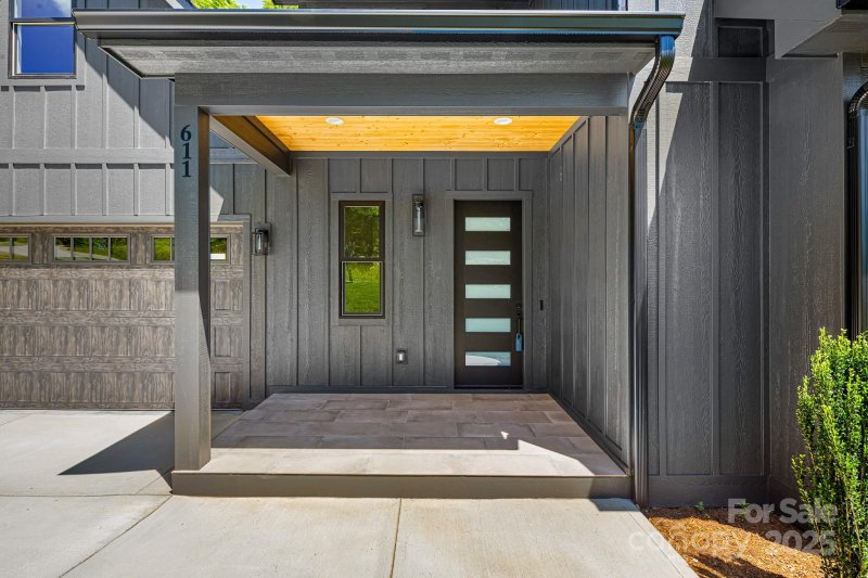 Property image 2 at 611 Crystal Heights Drive, Hendersonville, NC 28739