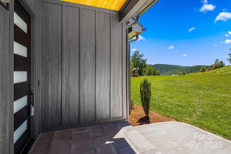 Property image 3 at 611 Crystal Heights Drive, Hendersonville, NC 28739