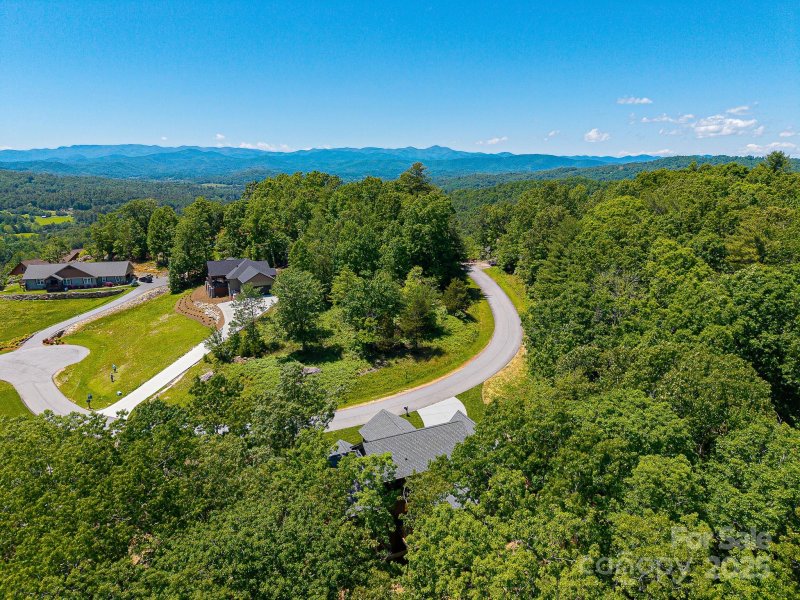 Property image 4 at 611 Crystal Heights Drive, Hendersonville, NC 28739