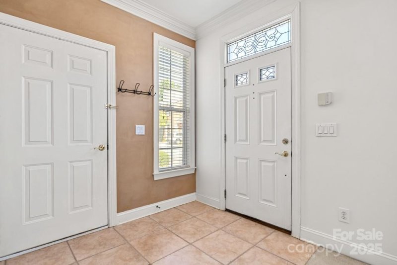 Property image 3 of 9177 Bonnie Briar Circle in Bonnie Briar, Charlotte, NC 28277