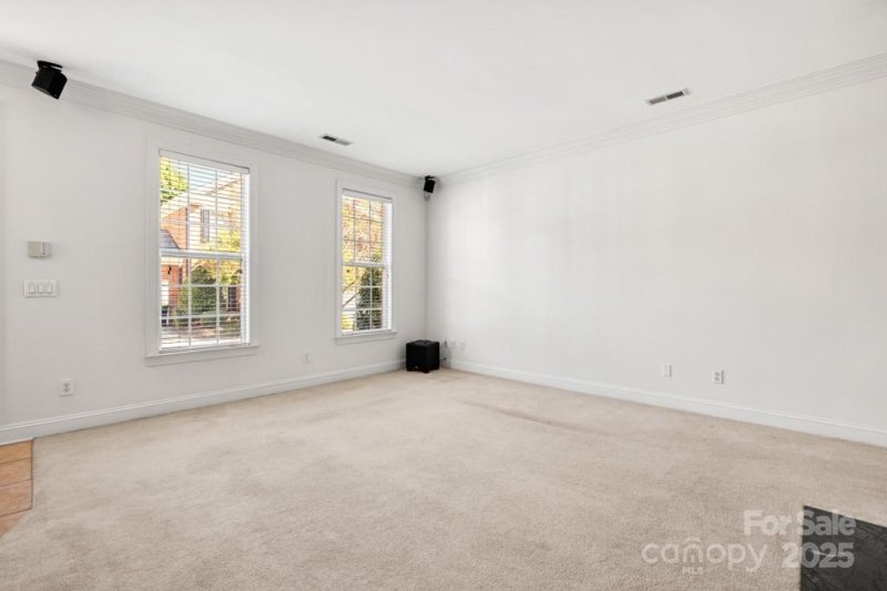 Property image 5 of 9177 Bonnie Briar Circle in Bonnie Briar, Charlotte, NC 28277