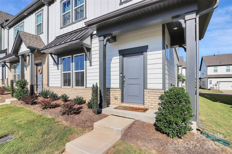 Property image 2 of 5840 Coulee Lane in Terraces at Farmington, Charlotte, NC 28215
