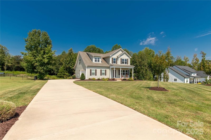 Property image 2 at 5051 Oxbow Run Lane, Clover, SC 29710
