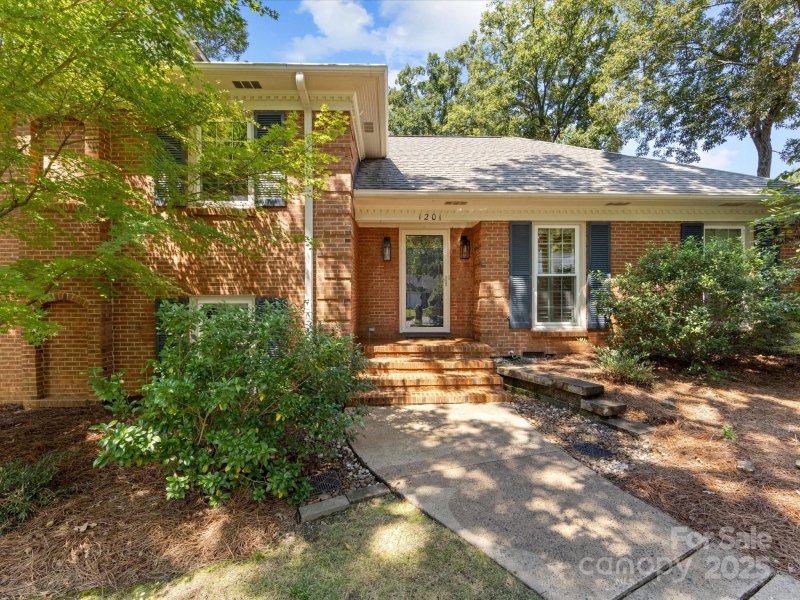 Property image 2 at 1201 Squire Drive, Charlotte, NC 28211