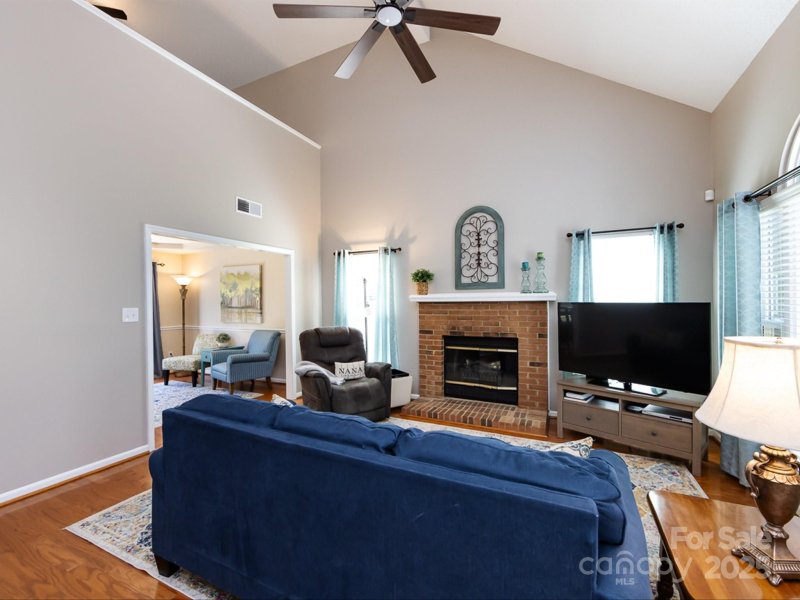 Property image 5 of 14025 Pytchley Lane in Yorkshire, Charlotte, NC 28273
