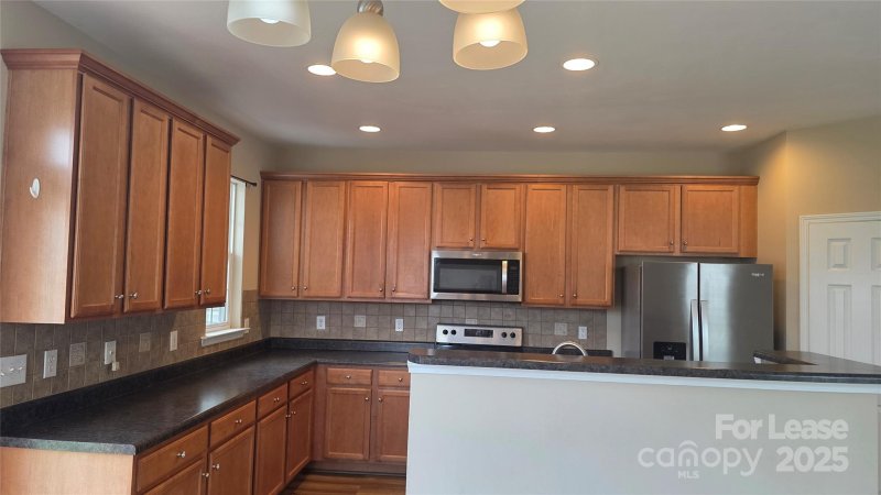 Property image 4 of 233 E Waterlynn Road in Waterlynn, Mooresville, NC 28117