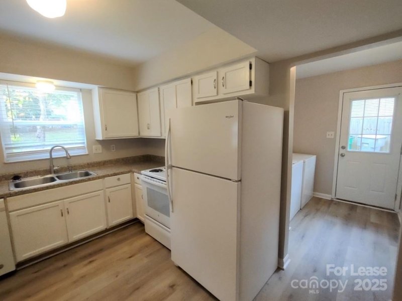 Property image 3 at 11523 Five Cedars Road, Charlotte, NC 28226