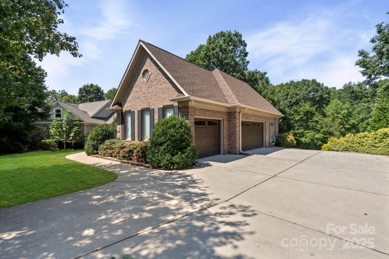 Property image 2 of 1791 Withers Drive in Verdict Ridge, Denver, NC 28037