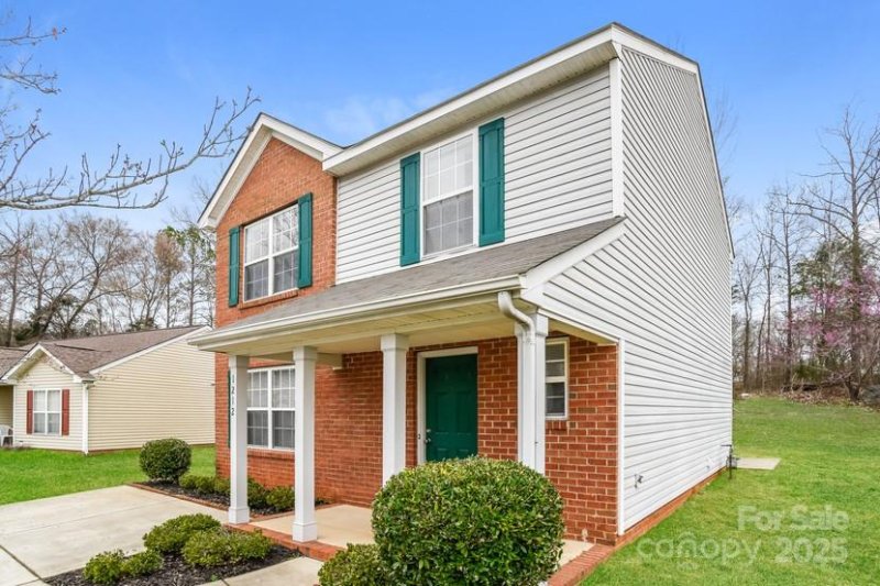 Property image 2 of 1212 Shenandoah Circle in Holly Hill, Rock Hill, SC 29730