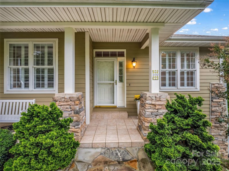 Property image 4 at 102 Pinnacle Peak Lane, Flat Rock, NC 28731