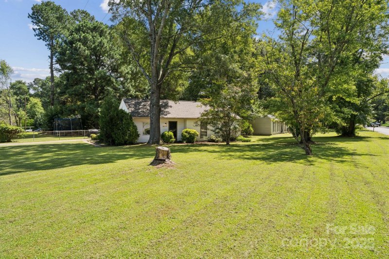 Property image 3 of 6520 Snow Bird Lane in Hickory Ridge, Charlotte, NC 28227