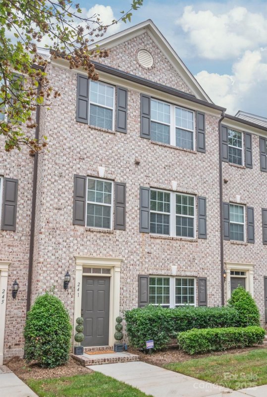 Property image 2 of 241 N Irwin Avenue in Fourth Ward, Charlotte, NC 28202