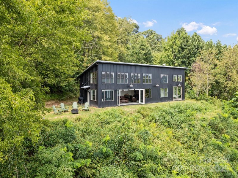 Rich Top Mountain, Clyde Community