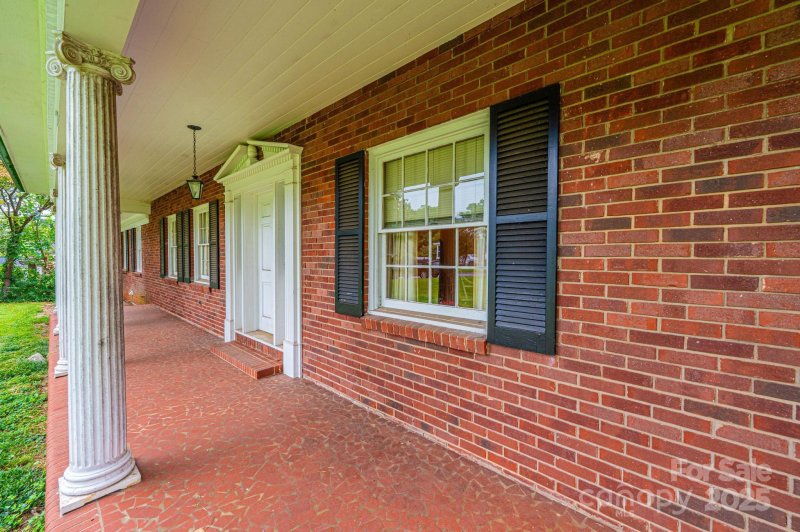 Property image 2 at 960 16th Avenue Place, Hickory, NC 28601