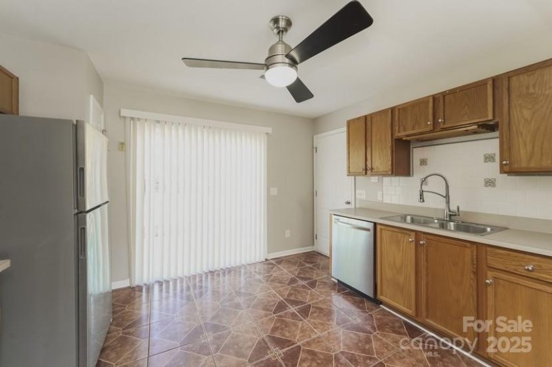 Property image 3 of 1614 Hardy Drive in Bristol Park, Rock Hill, SC 29732