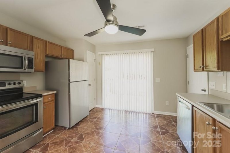 Property image 4 of 1614 Hardy Drive in Bristol Park, Rock Hill, SC 29732