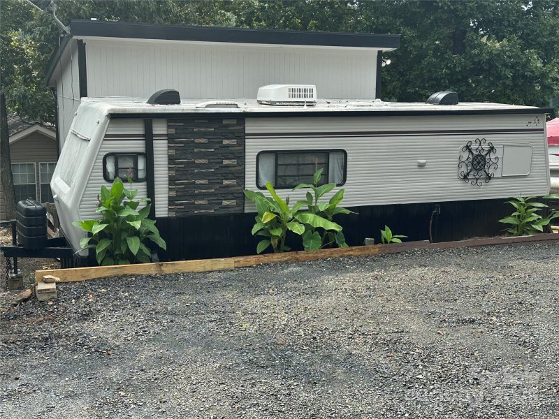 Property image 3 of 108 Cedar Road in Badin Shores Resort, New London, NC 28127