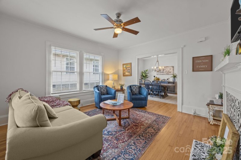 Property image 3 of 335 S Torrence Street in Cherry, Charlotte, NC 28204