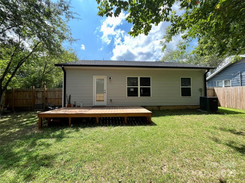 Property image 3 of 106 S Elm Street in Firestone Textiles Inc, Gastonia, NC 28052