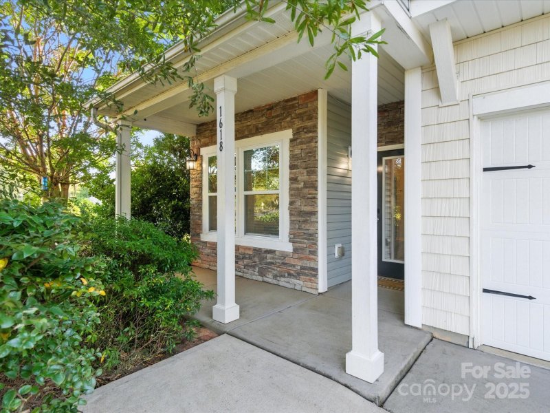 Property image 2 of 1618 Ameria Road in Seven Oaks, Charlotte, NC 28215