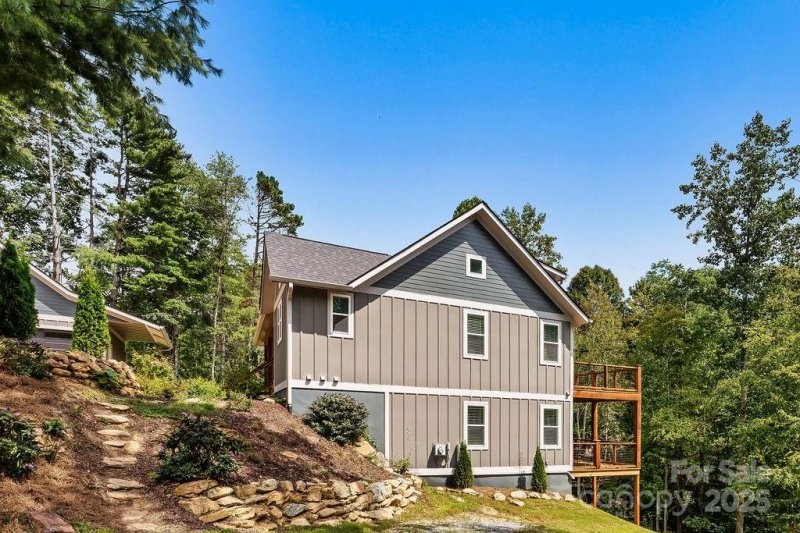 Property image 2 of 65 Sky Vista Lane in Oleta Falls, Hendersonville, NC 28792