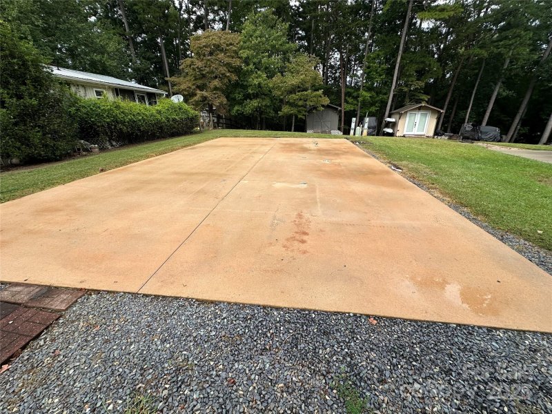 Property image 3 of 117 Cardinal Avenue in Badin Shores Resort, New London, NC 28127