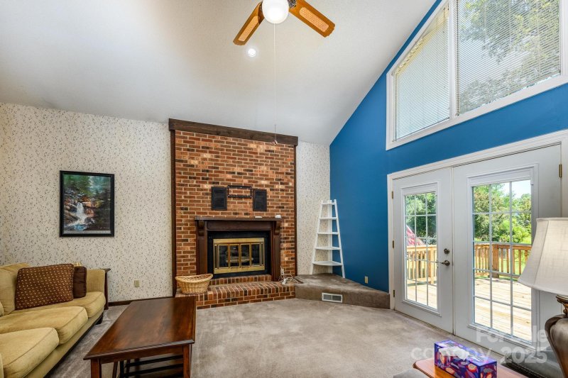 Property image 5 of 195 Sundown Road in Idlewood Harbor, Mooresville, NC 28117