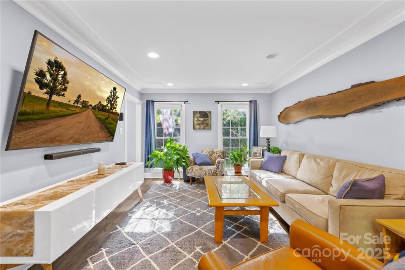 Property image 4 of 115 Sandymead Road in Somersby, Matthews, NC 28105