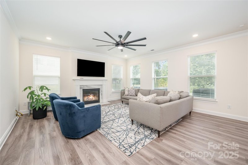 Property image 2 of 122 W Heart Pine Lane in Dogwood Grove, Statesville, NC 28677