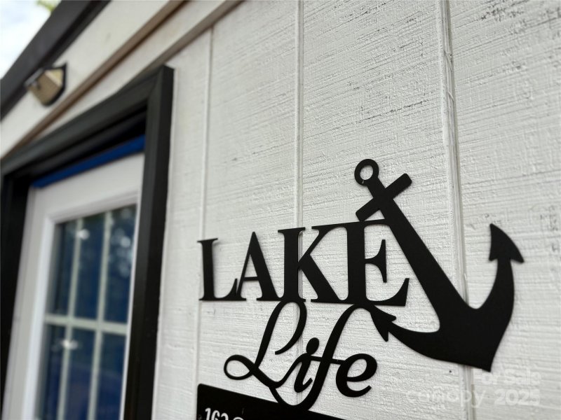 Property image 4 of 162 Dogwood Circle in Badin Shores Resort, New London, NC 28127