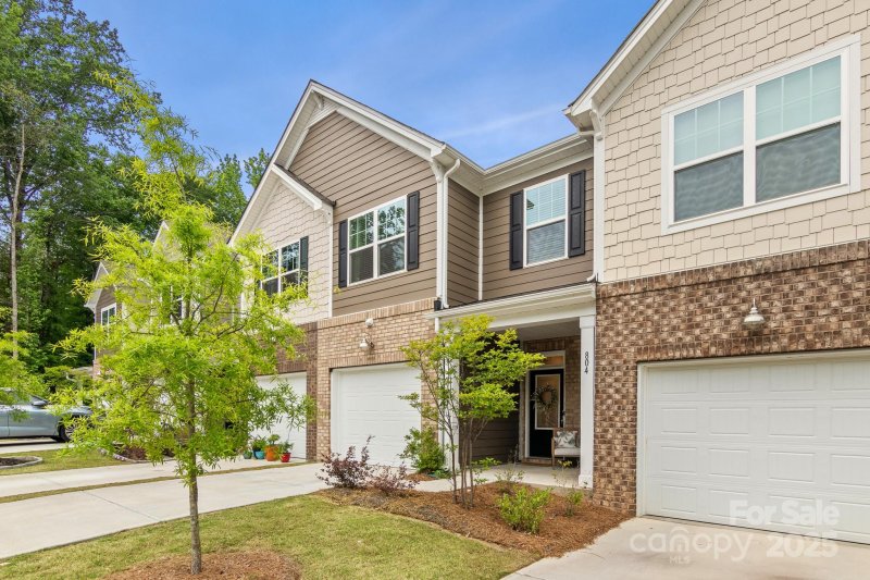 Property image 2 of 804 Gable Oak Lane in Windhaven, Fort Mill, SC 29708