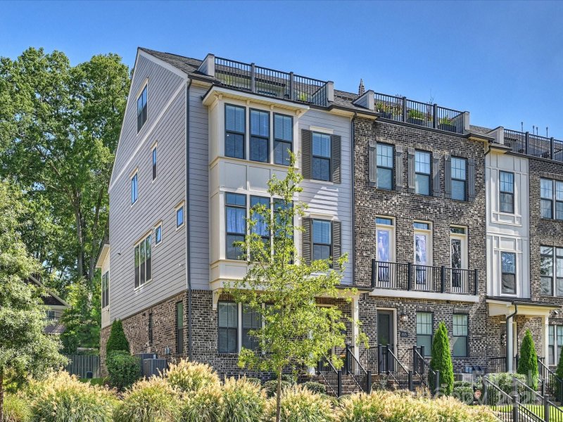 Property image 2 of 2521 Kenmore Avenue in Elizabeth Glen, Charlotte, NC 28204