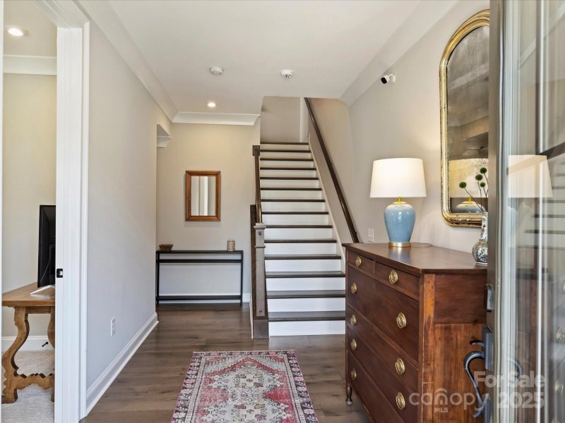 Property image 5 of 2521 Kenmore Avenue in Elizabeth Glen, Charlotte, NC 28204