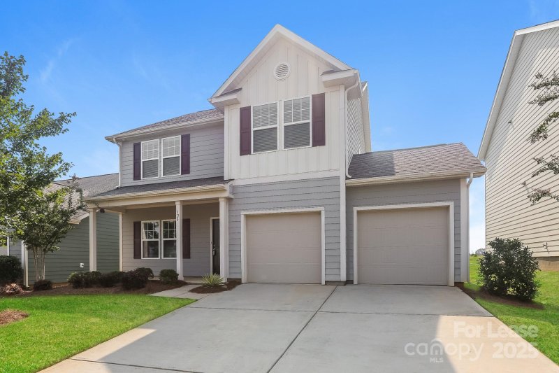 Property image 5 of 124 Canada Drive in Larkin, Statesville, NC 28677