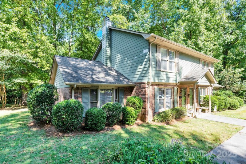 Property image 2 of 127 Phil Court in Ashebrook Villas, Fort Mill, SC 29715