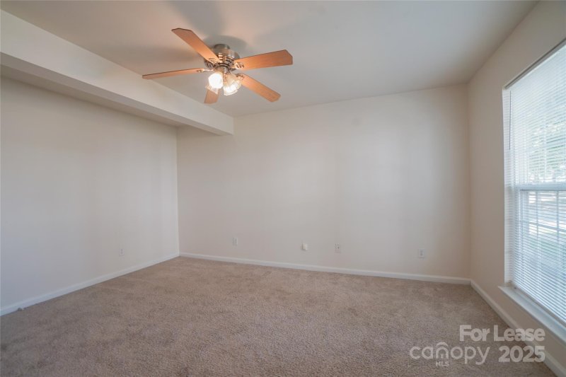 Property image 3 of 15658 King Louis Court in Kingsley, Charlotte, NC 28277