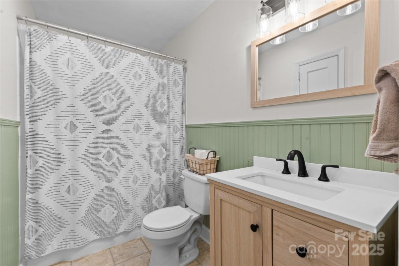 Property image 4 at 2809 Arnold Drive, Charlotte, NC 28205