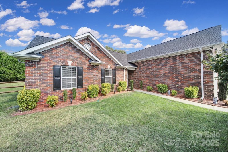 Property image 2 of 849 Treva Anne Drive in Yates Meadow, Concord, NC 28027