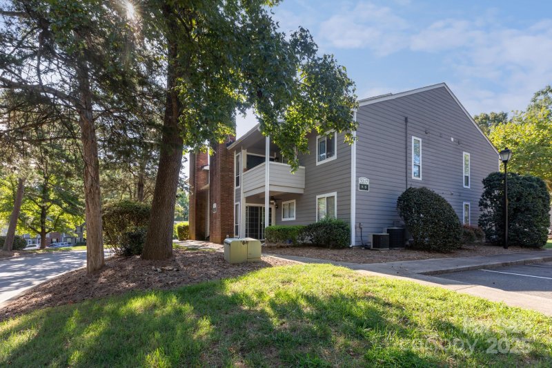 Property image 3 of 3217 Heathstead Place in Southpark, Charlotte, NC 28210