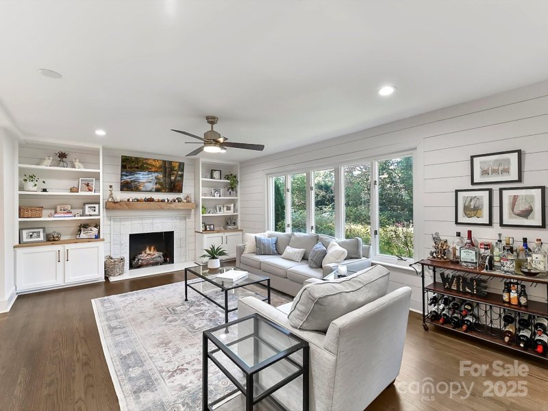 Property image 3 of 2235 Providence Road in Eastover, Charlotte, NC 28211