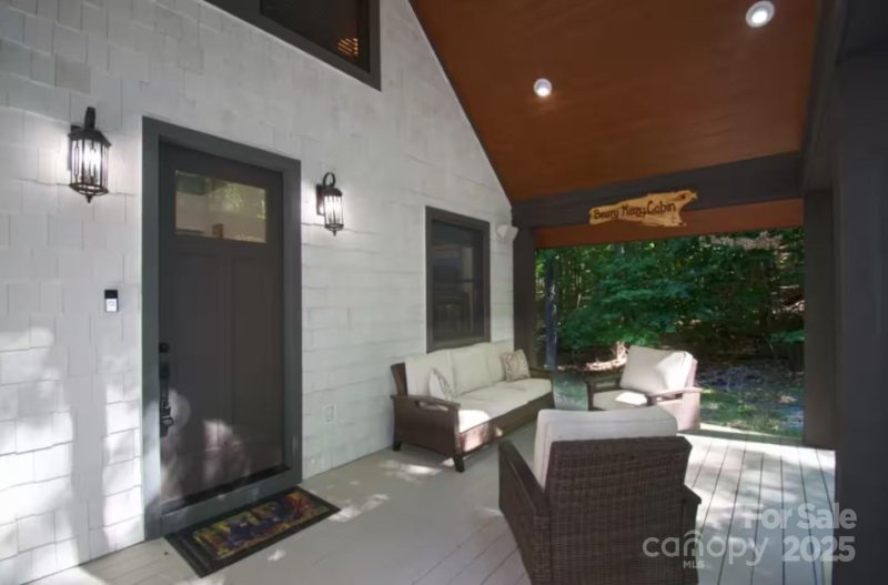 Property image 3 of 115 Black Birch Lane in Westridge, Beech Mountain, NC 28604