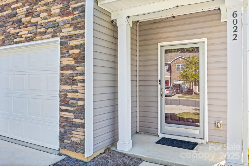 Property image 2 of 6022 Guildford Hill Lane in Guildford Townhomes, Charlotte, NC 28215